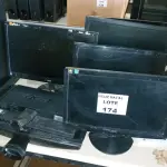 LOTE 174 - 8 MONITORES (NO ESTADO SEM GARANTIA DE FUNCIONAMENTO, SUJEITO A POSSÍVEIS AVARIAS VISÍVEIS/OCULTAS E/OU AUSÊNCIA DE COMPONENTES)