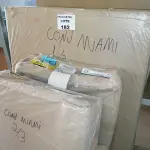 LOTE 182 - CONJUNTO MESA COM 4 CADEIRAS - MIAMI - DOBUÊ - CANELA / BEGE (NO ESTADO SEM GARANTIA DE FUNCIONAMENTO, SUJEITO A POSSÍVEIS AVARIAS VISÍVEIS/OCULTAS E/OU AUSÊNCIA DE COMPONENTES)