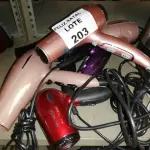 LOTE 203 - 6 SECADORES DE CABELO (NO ESTADO SEM GARANTIA DE FUNCIONAMENTO, SUJEITO A POSSÍVEIS AVARIAS VISÍVEIS/OCULTAS E/OU AUSÊNCIA DE COMPONENTES)