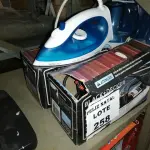 LOTE 258 - 3 FERROS ELÉTRICOS (NO ESTADO SEM GARANTIA DE FUNCIONAMENTO, SUJEITO A POSSÍVEIS AVARIAS VISÍVEIS/OCULTAS E/OU AUSÊNCIA DE COMPONENTES)