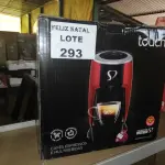 LOTE 293 - MÁQUINA DE CAFÉ TRES TOUCH 220 VOLTS VERMELHA (NO ESTADO SEM GARANTIA DE FUNCIONAMENTO, SUJEITO A POSSÍVEIS AVARIAS VISÍVEIS/OCULTAS E/OU AUSÊNCIA DE COMPONENTES)