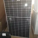 LOTE 355 - 11 PLACAS ENERGIA SOLAR (NO ESTADO SEM GARANTIA DE FUNCIONAMENTO, SUJEITO A POSSÍVEIS AVARIAS VISÍVEIS/OCULTAS E/OU AUSÊNCIA DE COMPONENTES)