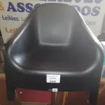 LOTE 368 - POLTRONA SKARPO PRETA (NO ESTADO SEM GARANTIA DE FUNCIONAMENTO, SUJEITO A POSSÍVEIS AVARIAS VISÍVEIS/OCULTAS E/OU AUSÊNCIA DE COMPONENTES)