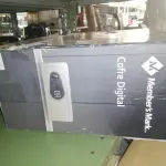 LOTE 306 - COFRE ELETRÔNICO DIGITAL (NO ESTADO SEM GARANTIA DE FUNCIONAMENTO, SUJEITO A POSSÍVEIS AVARIAS VISÍVEIS/OCULTAS E/OU AUSÊNCIA DE COMPONENTES)