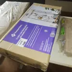 LOTE 348 - CLOSET COM PRATELEIRAS EM BAMBU E METAL MODERNO (NO ESTADO SEM GARANTIA DE FUNCIONAMENTO, SUJEITO A POSSÍVEIS AVARIAS VISÍVEIS/OCULTAS E/OU AUSÊNCIA DE COMPONENTES)