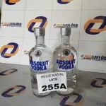 LOTE 255 - 2 VODKAS DESTILADA ABSOLUT GARRAFA 750ML (NO ESTADO SEM GARANTIA DE FUNCIONAMENTO, SUJEITO A POSSÍVEIS AVARIAS VISÍVEIS/OCULTAS E/OU AUSÊNCIA DE COMPONENTES)