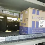 LOTE 321 - KIT MOTOR PORTÃO ELETONICO ROSSI COM 2 CONTROLES  3 METROS DE CREMALHEIRA NOVO (NO ESTADO SEM GARANTIA DE FUNCIONAMENTO, SUJEITO A POSSÍVEIS AVARIAS VISÍVEIS/OCULTAS E/OU AUSÊNCIA DE COMPONENTES)