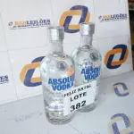 LOTE 382 - 2 VODKAS DESTILADA ABSOLUT GARRAFA 750ML (NO ESTADO SEM GARANTIA DE FUNCIONAMENTO, SUJEITO A POSSÍVEIS AVARIAS VISÍVEIS/OCULTAS E/OU AUSÊNCIA DE COMPONENTES)