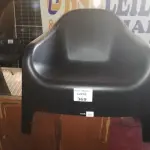 LOTE 369 - POLTRONA SKARPO PRETA (NO ESTADO SEM GARANTIA DE FUNCIONAMENTO, SUJEITO A POSSÍVEIS AVARIAS VISÍVEIS/OCULTAS E/OU AUSÊNCIA DE COMPONENTES)