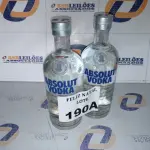 LOTE 190 - 2 VODKAS DESTILADA ABSOLUT GARRAFA 750ML (NO ESTADO SEM GARANTIA DE FUNCIONAMENTO, SUJEITO A POSSÍVEIS AVARIAS VISÍVEIS/OCULTAS E/OU AUSÊNCIA DE COMPONENTES)