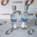 LOTE 385 - 2 VODKAS DESTILADA ABSOLUT GARRAFA 750ML (NO ESTADO SEM GARANTIA DE FUNCIONAMENTO, SUJEITO A POSSÍVEIS AVARIAS VISÍVEIS/OCULTAS E/OU AUSÊNCIA DE COMPONENTES)