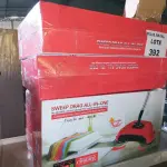 LOTE 392 - 4 VASSOURAS MULTIUSO MAGICA 3 EM 1 (NO ESTADO SEM GARANTIA DE FUNCIONAMENTO, SUJEITO A POSSÍVEIS AVARIAS VISÍVEIS/OCULTAS E/OU AUSÊNCIA DE COMPONENTES)