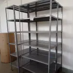 LOTE 101 - 03-ESTANTES EM FERRO C/05-PRATELEIRAS (NO ESTADO)