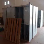 LOTE 027 - 01-LOTE CONTENDO ARMÁRIOS ROUPEIROS (SUCATA) (NO ESTADO)