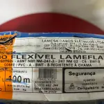 LOTE 114 - 01 ROLO DE CABO FLEXÍVEL LAMEFLAM 6MM COM 100 METROS MARCA LAMESA COR PRETA (NOVO)(NO ESTADO)