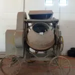LOTE 062 - 01-BETONEIRA INDUSTRIAL C/ MOTOR (NO ESTADO)