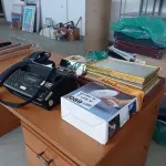 LOTE 089 - 01-LOTE C/CALCULADORA, FAX, CÂMERA DIGITAL, MOLDURAS PARA QUADROS, ASPIRADOR/JATEADOR DE AR.