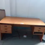 LOTE 079 - 01 MESA PARA ESCRITÓRIO C/ GAVETAS (NO ESTADO)