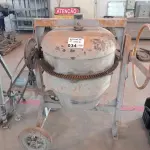LOTE 034 - 01-BETONEIRA COM MOTOR MONOFÁSICO 120 LITROS (NO ESTADO)