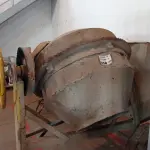 LOTE 058 - 01-BETONEIRA C/MOTOR TRIFÁSICO (NO ESTADO)