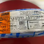 LOTE 116 - 01 ROLO DE CABO FLEXÍVEL LAMEFLAM 6MM COM 100 METROS MARCA LAMESA  COR AZUL(NOVO)(NO ESTADO)
