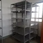 LOTE 100 - 04-ESTANTES EM FERRO C/05-PRATELEIRAS (NO ESTADO)