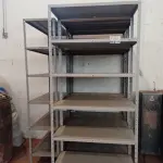 LOTE 012 - 04-ESTANTES EM FERRO C/05-PRATELEIRAS (NO ESTADO)