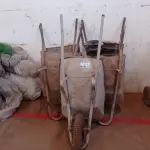 LOTE 016 - 05- CARRINHOS DE MÃO (NO ESTADO)