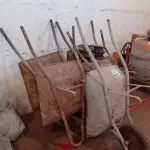 LOTE 016 - 05- CARRINHOS DE MÃO (NO ESTADO)