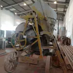 LOTE 062 - 01-BETONEIRA INDUSTRIAL C/ MOTOR (NO ESTADO)