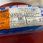 LOTE 124 - 01 ROLO DE CABO FLEXÍVEL LAMEFLAM 6MM COM 100 METROS MARCA LAMESA  COR AZUL(NOVO)(NO ESTADO)