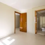 LOTE 001 - 01 PRÉDIO RESIDENCIAL NA CEILÂNDIA SUL, QNM 09, CONJUNTO D LOTE 43.COM TERRENO DE 250 M²E EDIFICAÇÃO COM ÁREA DE 421,19M², POSSUI 09 KITINETES TODAS EM PORCELANATO 72X72, JARDIM DE INVERNO CENTRAL. APARTAMENTOS PRIMEIRO ANDAR 101,102,103 E 104, APARTAMENTOS SEGUNDO ANDAR 201, 202, 203, 204 E 205. (NO ESTADO)(VISITAÇÃO AGENDAR (6198153-0503/WHATSAPP) (NÃO POSSUI DÉBITOS)