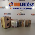 LOTE 134 - 04 CAIXAS DE SOM. (NO ESTADO, NÃO SABEMOS SE FUNCIONA. LEILÃO NÃO TEM GARANTIA E NEM DEVOLUÇÃO).