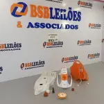 LOTE 053 - 02 CARCAÇAS DO FERRO DE PASSAR MARCA OSTER. (NO ESTADO, NÃO SABEMOS SE FUNCIONA. LEILÃO NÃO TEM GARANTIA E NEM DEVOLUÇÃO).
