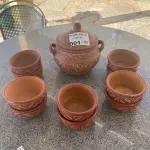 LOTE 001 - 01 PANELA PARA FEIJOADA EM CERÂMICA MARAJOARA (PARÁ) COM 10 CUMBUCAS. (NO ESTADO DE CONSERVAÇÃO QUE SE ENCONTRA)