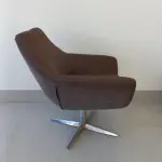 LOTE 053 - 01 PAR DE POLTRONAS. (NO ESTADO DE CONSERVAÇÃO QUE SE ENCONTRA)