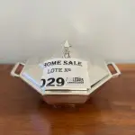 LOTE 029 - 01 SOPEIRA OCTOGONAL EM PRATA, PEQUENA. (1 litro) (NO ESTADO DE CONSERVAÇÃO QUE SE ENCONTRA)
