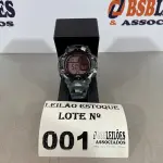 LOTE 001 - 01 RELÓGIO MILITAR CAMUFLADO CINZA (NO ESTADO, NÃO SABEMOS SE FUNCIONA. LEILÃO NÃO TEM GARANTIA E NEM DEVOLUÇÃO)