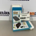 LOTE 060 - 02 POWERBANKS NA COR BRANCA (NO ESTADO, NÃO SABEMOS SE FUNCIONA. LEILÃO NÃO TEM GARANTIA E NEM DEVOLUÇÃO)