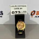 LOTE 073 - 01 RELÓGIO DOURADO COM PRETO PULSEIRA EMBORRACHADA (NO ESTADO, NÃO SABEMOS SE FUNCIONA. LEILÃO NÃO TEM GARANTIA E NEM DEVOLUÇÃO)