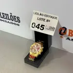 LOTE 045 - 01 RELÓGIO FULL METAL DOURADO (NO ESTADO, NÃO SABEMOS SE FUNCIONA. LEILÃO NÃO TEM GARANTIA E NEM DEVOLUÇÃO)