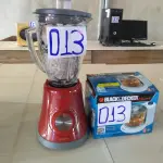 LOTE 013 - 01 (UM) LIQUIDIFICADOR COM COPO EM VIDRO, MARCA OESTE, NA COR VERMELHA E 01 (UM) MINIPROCESSADOR, MARCA BLACK & DECKER. (NO ESTADO)