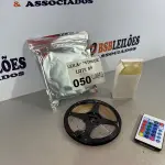 LOTE 050 - 01 FITA LED MULTICOLOR COM 5 METROS (NO ESTADO, NÃO SABEMOS SE FUNCIONA. LEILÃO NÃO TEM GARANTIA E NEM DEVOLUÇÃO)