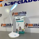 LOTE 046 - 01 LAMPADA DE MESA LED COM BATERIA INCLUSA (NO ESTADO, NÃO SABEMOS SE FUNCIONA. LEILÃO NÃO TEM GARANTIA E NEM DEVOLUÇÃO)
