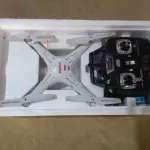 LOTE 018 - 01 (UM) DRONE COM CONTROLE REMOTO MOD.X5C, 03 (TRÊS) LANTERNAS DE LED RECARREGÁVEL E 01 (UM) CAMPING LANTERNA. (NO ESTADO)