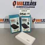 LOTE 054 - 02 POWERBANKS NA COR BRANCA (NO ESTADO, NÃO SABEMOS SE FUNCIONA. LEILÃO NÃO TEM GARANTIA E NEM DEVOLUÇÃO)