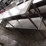 LOTE 019 - 01 PRATELEIRA EM INOX. (NO ESTADO DE CONSERVAÇÃO QUE SE ENCONTRA. LEILÃO NÃO TEM GARANTIA E NEM DEVOLUÇÃO).