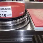 LOTE 016 - 01 LOTE COM DIVERSAS BANDEJAS, SENDO 04 DE PLÁSTICO, DEMAIS DE INOX E 04 TÁBUAS DE POLIETILENO PARA CORTAR ALIMENTOS.(NO ESTADO DE CONSERVAÇÃO QUE SE ENCONTRAM. LEILÃO NÃO TEM GARANTIA E NEM DEVOLUÇÃO).