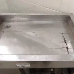 LOTE 005 - 01 CAIXA DE INOX, TAMANHO MÉDIO.(NO ESTADO DE CONSERVAÇÃO QUE SE ENCONTRA. LEILÃO NÃO TEM GARANTIA E NEM DEVOLUÇÃO).