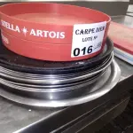 LOTE 016 - 01 LOTE COM DIVERSAS BANDEJAS, SENDO 04 DE PLÁSTICO, DEMAIS DE INOX E 04 TÁBUAS DE POLIETILENO PARA CORTAR ALIMENTOS.(NO ESTADO DE CONSERVAÇÃO QUE SE ENCONTRAM. LEILÃO NÃO TEM GARANTIA E NEM DEVOLUÇÃO).